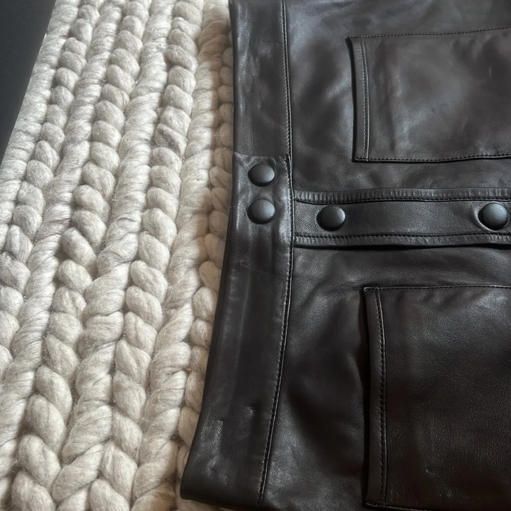 Frame Lamb Leather Mini Skirt Women’s - Picture 8 of 8